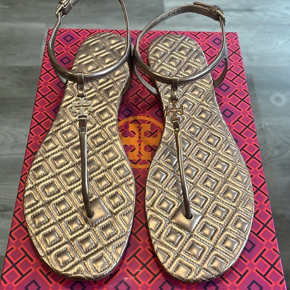 BRAND NEW Tory Burch Sandals - Picture 1 of 4